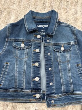 Girls Cat & Jack size 6/7 Blue Denim Jacket